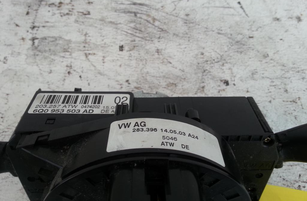 VW Polo 9N Bj.03 Kombischalter Lenkstockschalter 6Q0953503AD 203257ATW